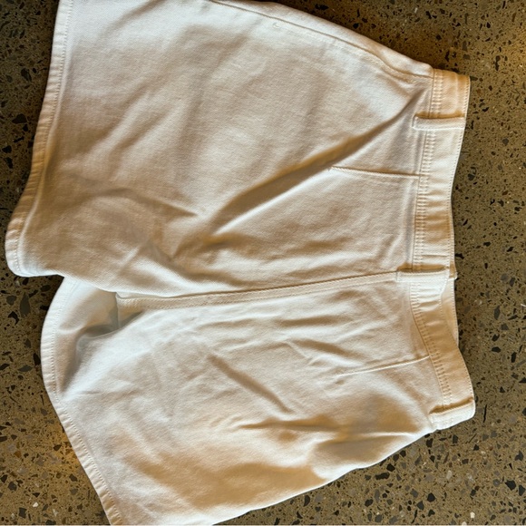 Aritzia Wilfred Free Utility Short - Picture 3 of 3